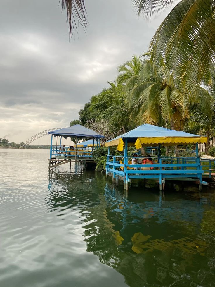 Return to Accra via Lake Volta